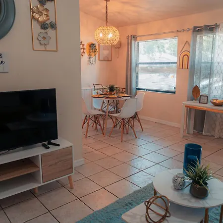 Gainesville Charm- Cozy, Comfortable, Convenient Exterior photo