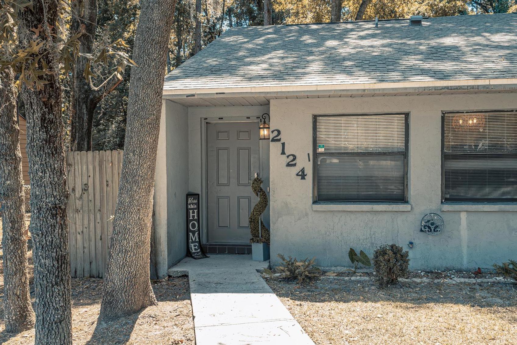 Charm- Cozy, Comfortable, Convenient Ferienhaus *