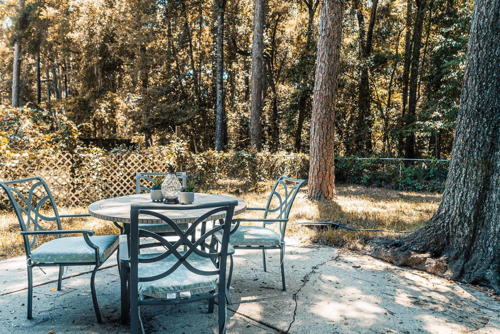Charm- Cozy, Comfortable, Convenient Ferienhaus